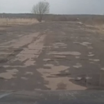 Автомобилисты жалуются на дорогу в Гагаринском районе (видео)