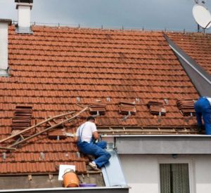 Смолянин заставил управляющую компанию отремонтировать крышу многоквартирного дома
