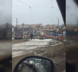 В Смоленске открытие Пятницкого путепровода задерживается из-за снегопадов