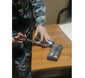 Под Смоленском в исправительную колонию пытались передать мобильные телефоны