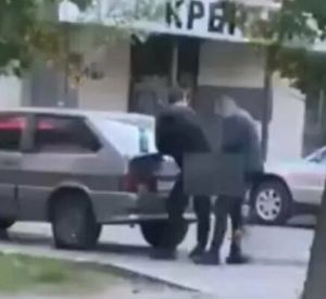 Правоохранительные органы задержали извращенцев за содомию на парковке в Смоленске