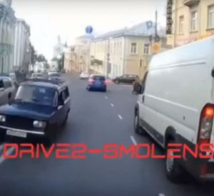 В Смоленске разыскивают лихача на «Ладе»