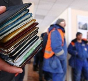 Житель Смоленской области прописал 14 нелегалов в своем жилище