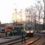 В Смоленске столкнулись асфальтоукладчик и трамвай
