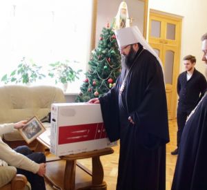 Смолянин с ДЦП получил рождественский подарок от митрополита