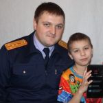 Следователи преподнесли подарки осиротевшим детям из Вязьмы