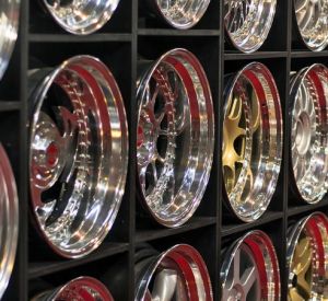 Житель Смоленска приобрел несуществующие колесные диски и шины