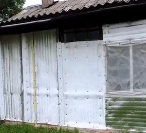 Смоленская семья инвалидов проживает в доме-призраке (видео)