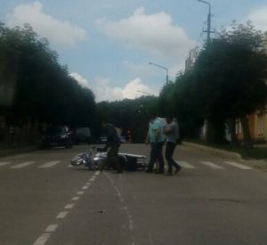 В Смоленской области байкер попал в аварию