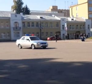Сотрудники ГИБДД показали полицейский "разворот" (видео)