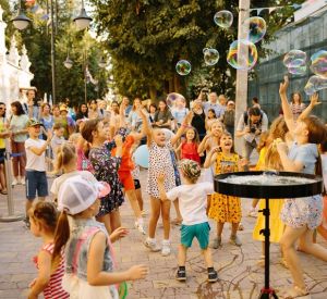 В Сети опубликовали программу очередного уличного фестиваля «АРТ-МАЯКовский»