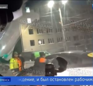 На улице Кирова дорожные рабочие ввязались в драку (видео)