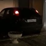 В Смоленске иномарка протаранила жилой дом (видео)