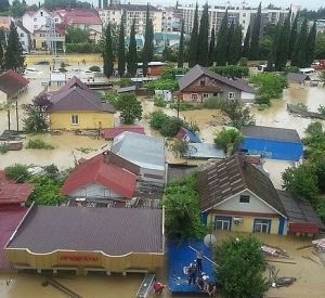 МЧС: Сразу 10 регионов России может затопить из-за сильных дождей