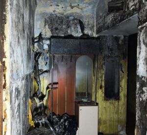Спасатели отстояли квартиру у огненной стихии (фото)