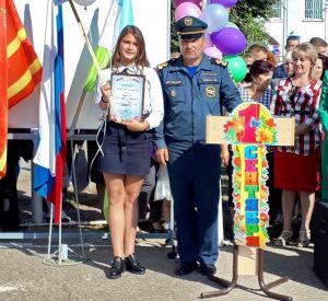 В Смоленской области школьницу наградили за спасение пожилого мужчины
