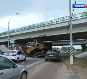 Под Смоленском проходит ремонт поврежденного моста на юго-западном объезде