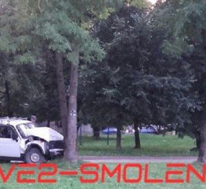 Видео: Водитель на «Ниве» несется в дерево