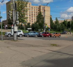 На улице Румянцева произошло ДТП из четырех автомобилей