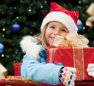 На Смоленщине работает «горячая линия» по качеству детских новогодних подарков