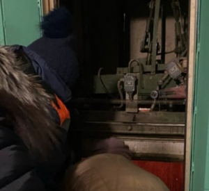 Правоохранительные органы опровергли сообщения о гибели девочки после падения лифта под Смоленском