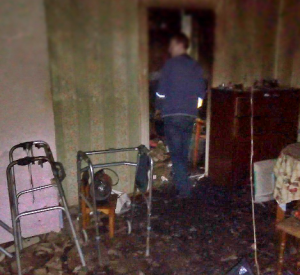 Появились фотографии сгоревшей квартиры в Смоленске