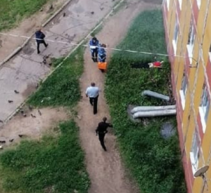 В Смоленской области 47-летний мужчина выпал с 9 этажа