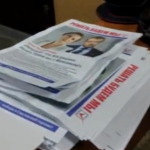 Фото: В Смоленске с поличным поймали распространителей "чернухи" в отношении кандидата в депутаты