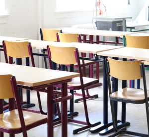 Учитель из Смоленска поддержал инициативу о запрете гаджетов на школьных уроках