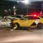 Опубликованы фото с места страшного ДТП с такси на улице Николаева