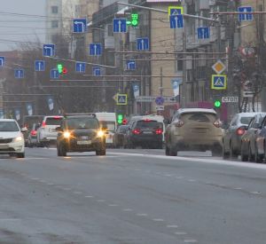 В Смоленске из-за первого снегопада произошло несколько аварий (видео)