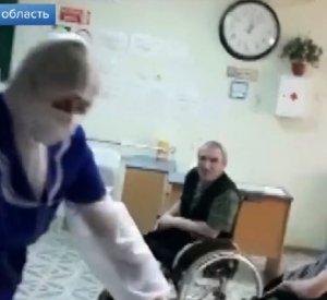 Смоленских волонтеров, помогающих больным коронавирусом, показали по Первому каналу (видео)