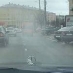 Дымящуюся маршрутку сняли на видео очевидцы