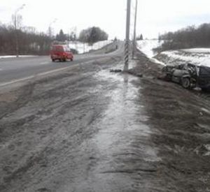 Автомобиль «BMW 528» в Смоленской области вылетел в кювет