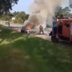 На Витебском шоссе загорелась иномарка (видео)
