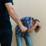 Житель Смоленской области систематически избивал несовершеннолетнего сына