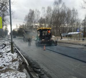 Видео: В Десногорске начали асфальтировать дорогу в середине ноября