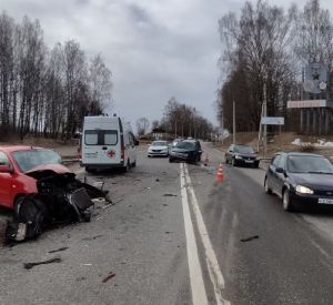 В Смоленске произошло жёсткое ДТП (видео)