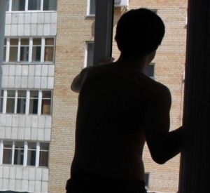 На Смоленщине за прошлый год было зафиксировано 30 попыток самоубийства среди несовершеннолетних (видео)