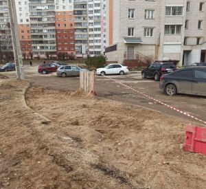 В Смоленске подрядчные организации не хотят браться за ремонт межквартальных проездов
