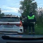 Видео: Смоленские автоинспекторы поймали иностранных торговцев героином