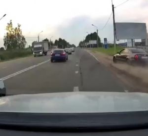 Смолянин устроил жёсткое ДТП возле "Метро" (видео)