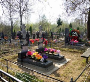 Смолянин выбрал место для захоронения на кладбище, но наткнулся на могилу неизвестного ему человека