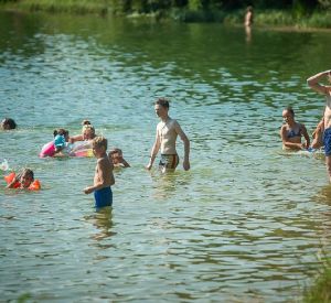 После жалоб смолян ввели запрет на купание в озерах