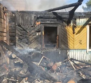 Под Смоленском подросток и спас троих детей из объятого огнем дома