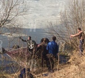 Смолянин утонул вместе с машиной в Александровском озере