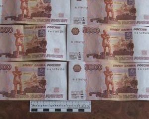 В Смоленске задержали преступников, которые расплачивались фальшивыми купюрами