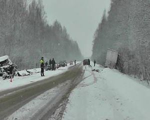 На автодороге Брянск-Смоленск за один день произошло две аварии