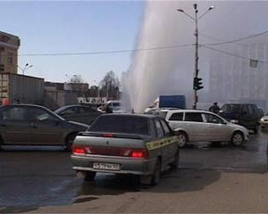 На Колхозной площади в Смоленске неожиданно появился «фонтан»