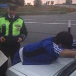 Смоленские полицейские задержали водителя с крупной партией героина